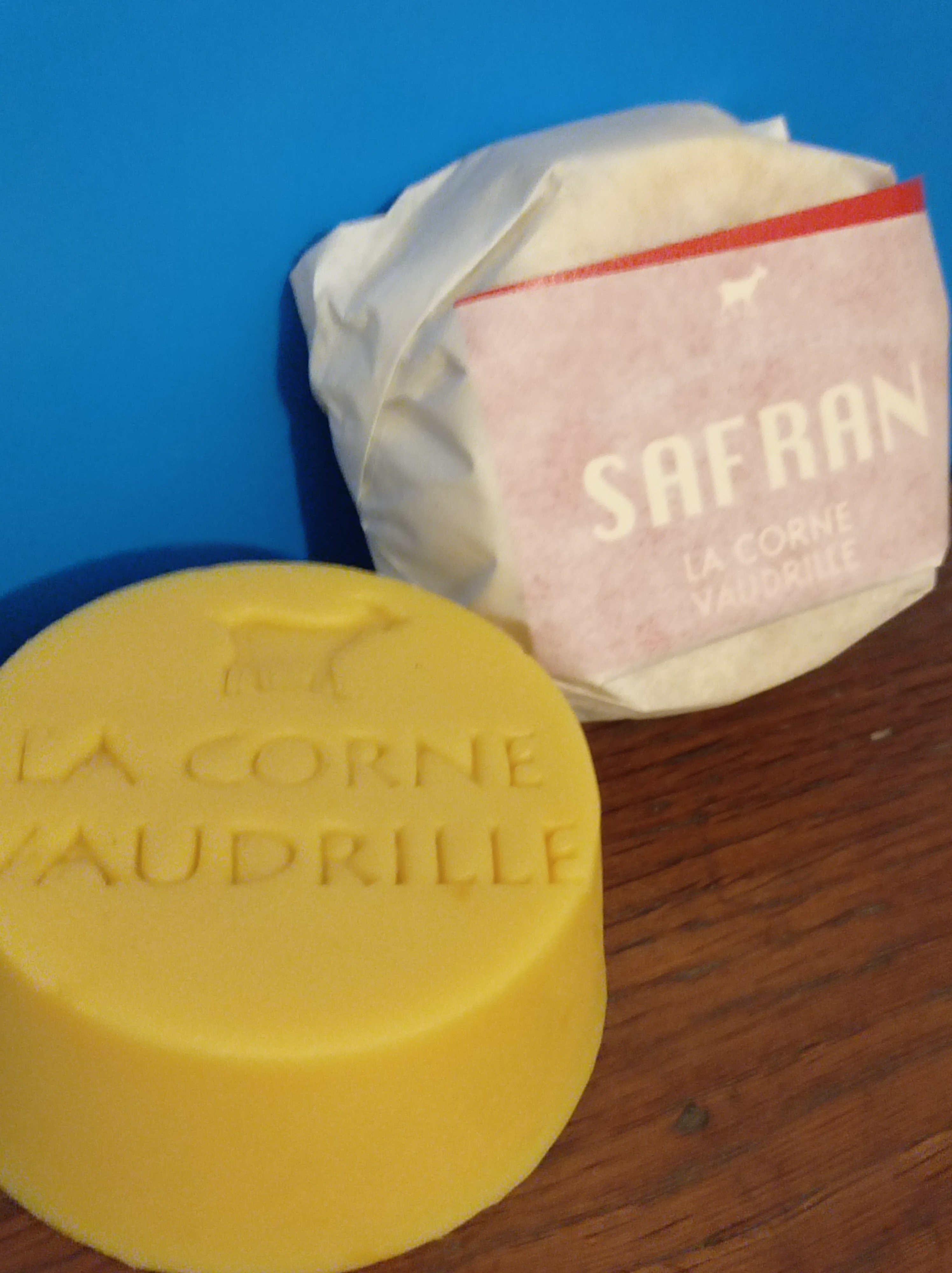 savon lait de chèvre safrané