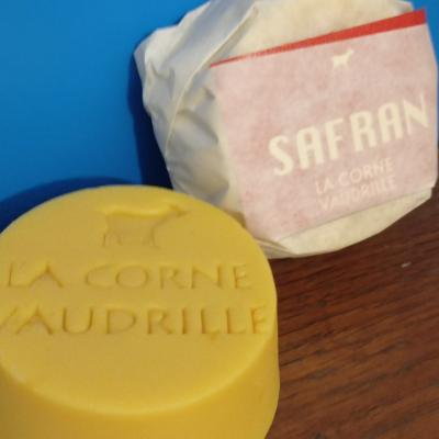 savon lait de chèvre safrané